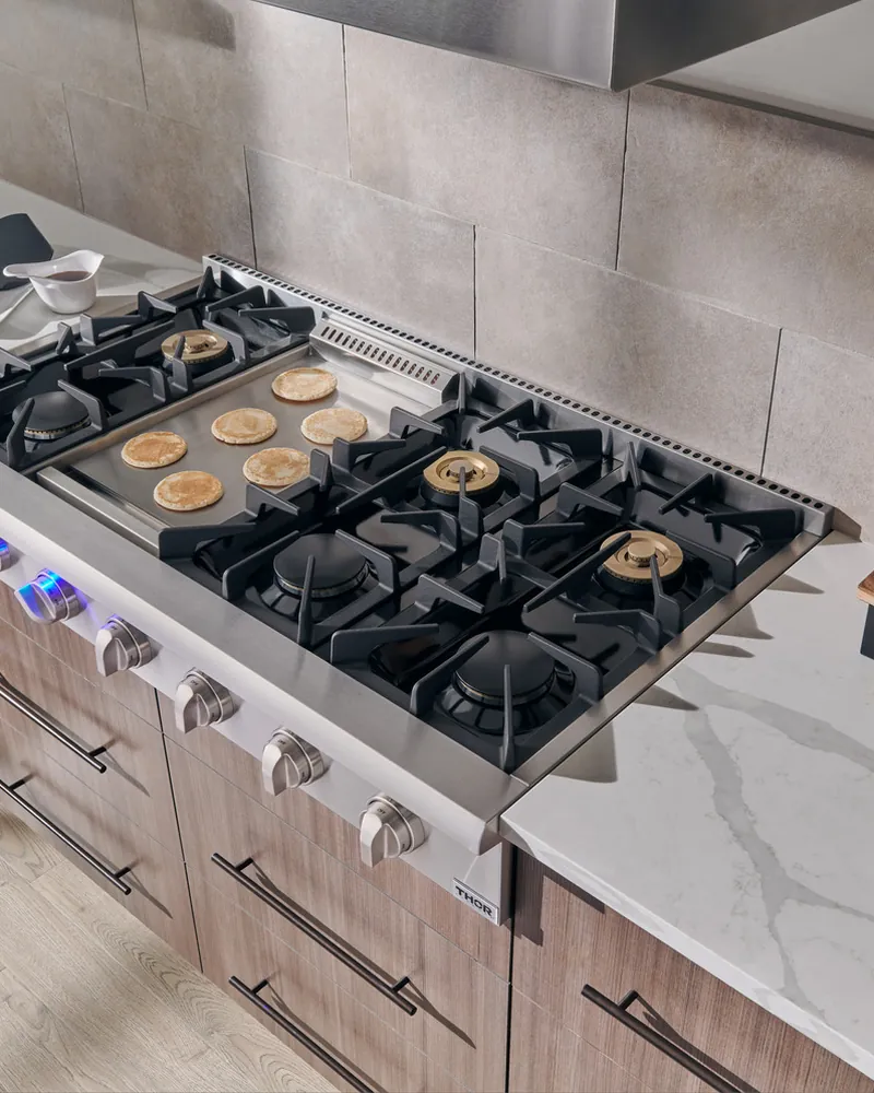 THOR Kitchen 48 inch professional rangetop with griddle